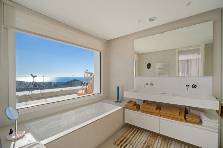 Palo Alto 1 - Contemporary Penthouse with Panoramic Views