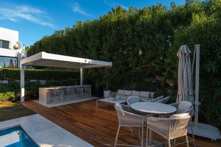 Los Olivos 3 - Modern Villa in Prime Location