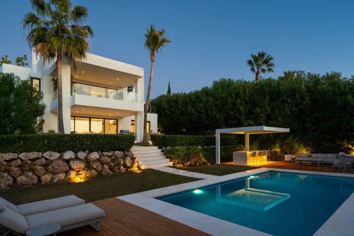 Los Olivos 3 - Modern Villa in Prime Location