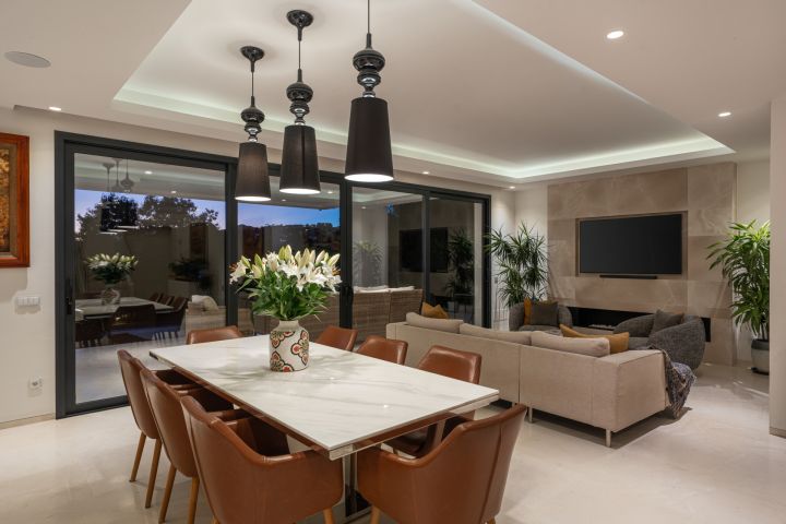 Los Olivos 3 - Modern Villa in Prime Location