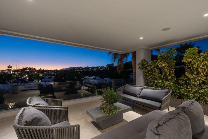 Los Olivos 3 - Modern Villa in Prime Location