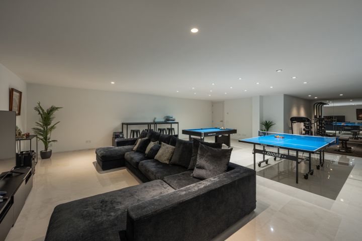 Los Olivos 3 - Modern Villa in Prime Location