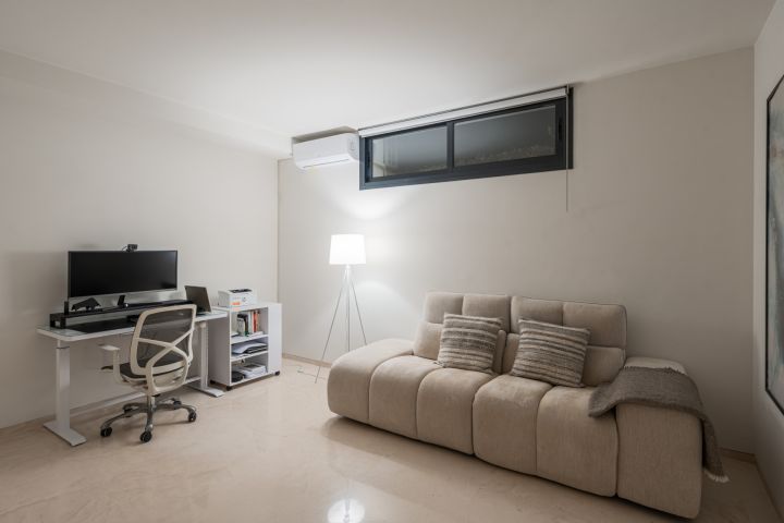 Los Olivos 3 - Modern Villa in Prime Location