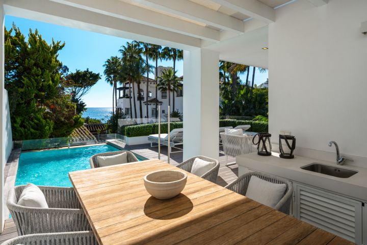 Magna 6 - Semi Detached Villa in Puente Romano