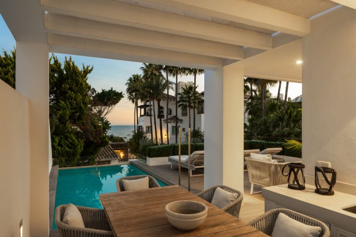 Magna 6 - Semi Detached Villa in Puente Romano