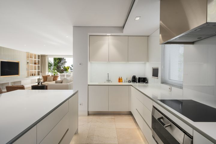 Magna 6 - Semi Detached Villa in Puente Romano