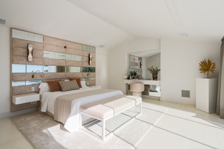 Magna 6 - Semi Detached Villa in Puente Romano