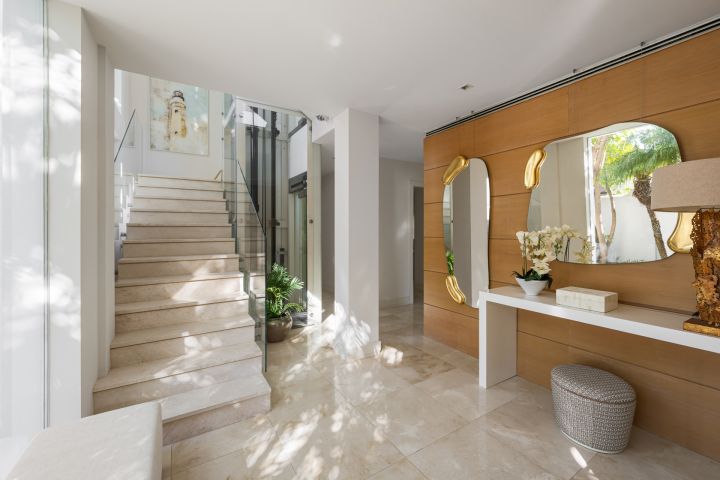 Magna 6 - Semi Detached Villa in Puente Romano